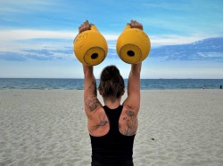 Kettlebell turniejowy sportowy Incore Sports 16 kg